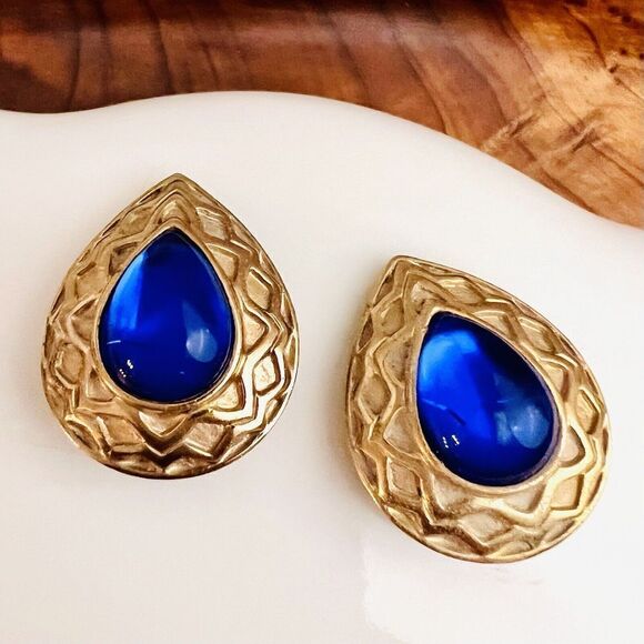 Vintage Galleria Gripoix Glass Earrings Cabochon Clip On Blue Gold Teardrop 4615 - Picture 1 of 11